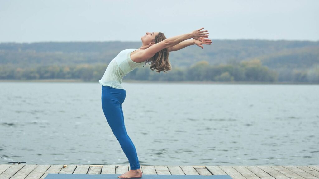 Ardha Chakrasana for weight loss: How to do, benefits